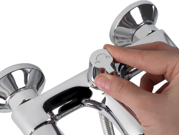 Смеситель Iddis Bounce BOUSB02i02 для ванны с душем