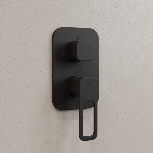 Встраиваемый смеситель с тремя выходами, черный матовый, Slide, IDDIS (SLIBL00i68)