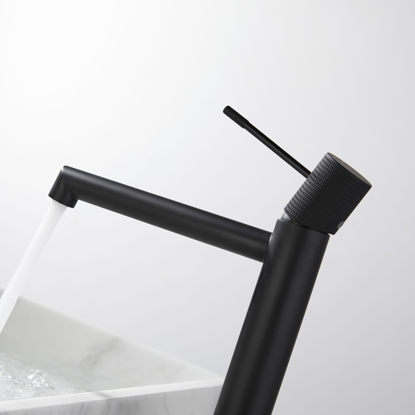 Смеситель для накладной раковины Vincea Desire VBF-1D2MB однорычажный, черный