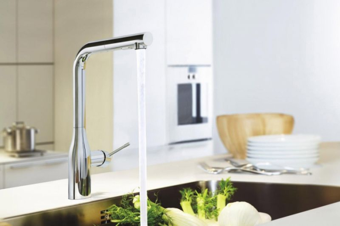 Смеситель Grohe Essence 30311000 для кухонной мойки