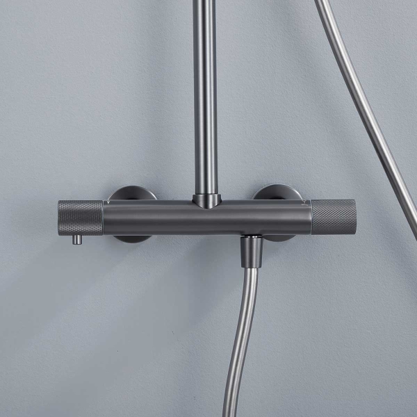 Душевая стойка Vincea Desire VSFS-1D0TGM термостатическая, вороненая сталь